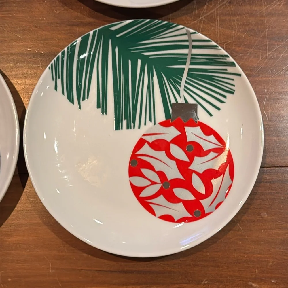 NEW Crate&Barrel Ornaments Christmas 6” Plates Set of 4 Appetizer Dessert EXC